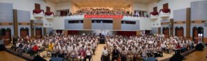 Pictured is the Sunday morning worship service closing the two-day celebration. Attendees traveled from across Taiwan, Canada and the United States to celebrate. Photo by 潘上安 Gabriel Pan and 林郁男 Lin Yu-Nan.