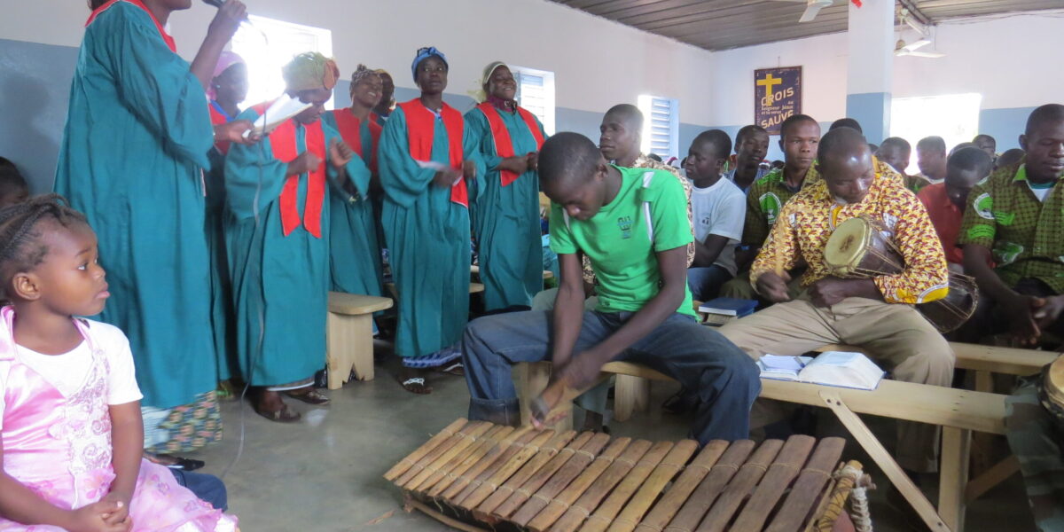 ​The Orodara Mennonite Church worships in Burkina Faso. Photographer: Lynda Hollinger-Janzen