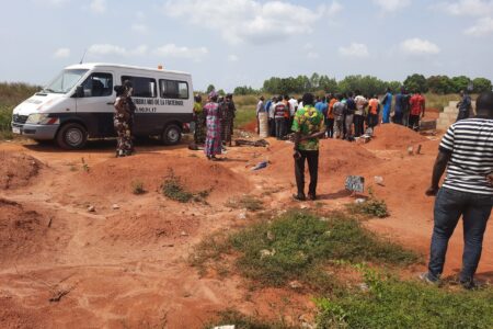 ​The Community Hearse served the people of Bobo Dioulasso for the first time on Nov. 30. Photographer: Siaka Traoré