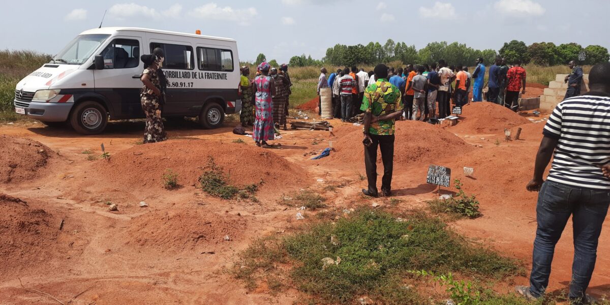 ​The Community Hearse served the people of Bobo Dioulasso for the first time on Nov. 30. Photographer: Siaka Traoré