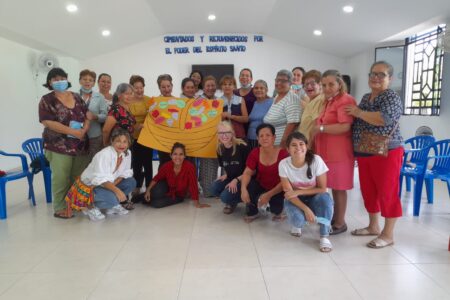 ​Workshop attendees gathered together for a group photo at the Mennonite church in Giradot