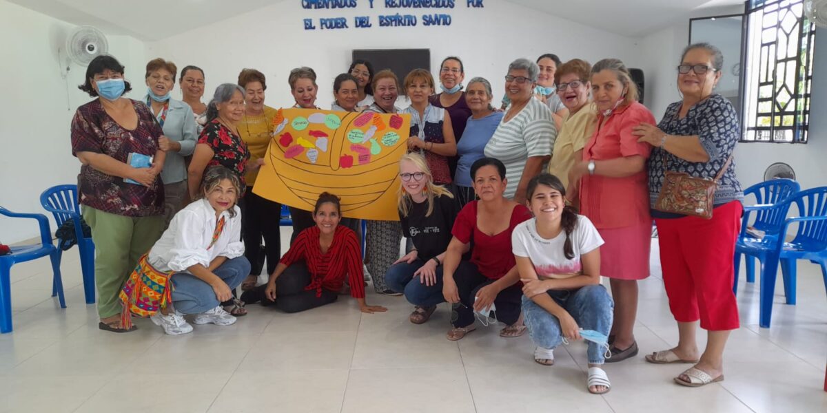 ​Workshop attendees gathered together for a group photo at the Mennonite church in Giradot