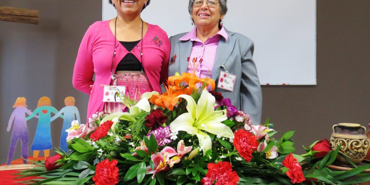 ​Ofelia García y Olga Piedrasanta extienden el amor de Dios a través de talleres de