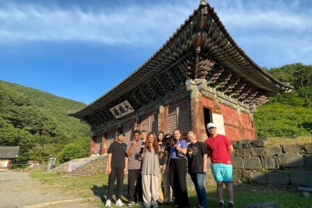 ?The 2024 Youth Venture South Korea team at a Buddhist temple in Nonsan