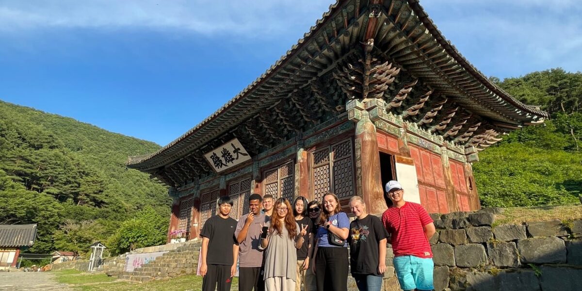 ?The 2024 Youth Venture South Korea team at a Buddhist temple in Nonsan