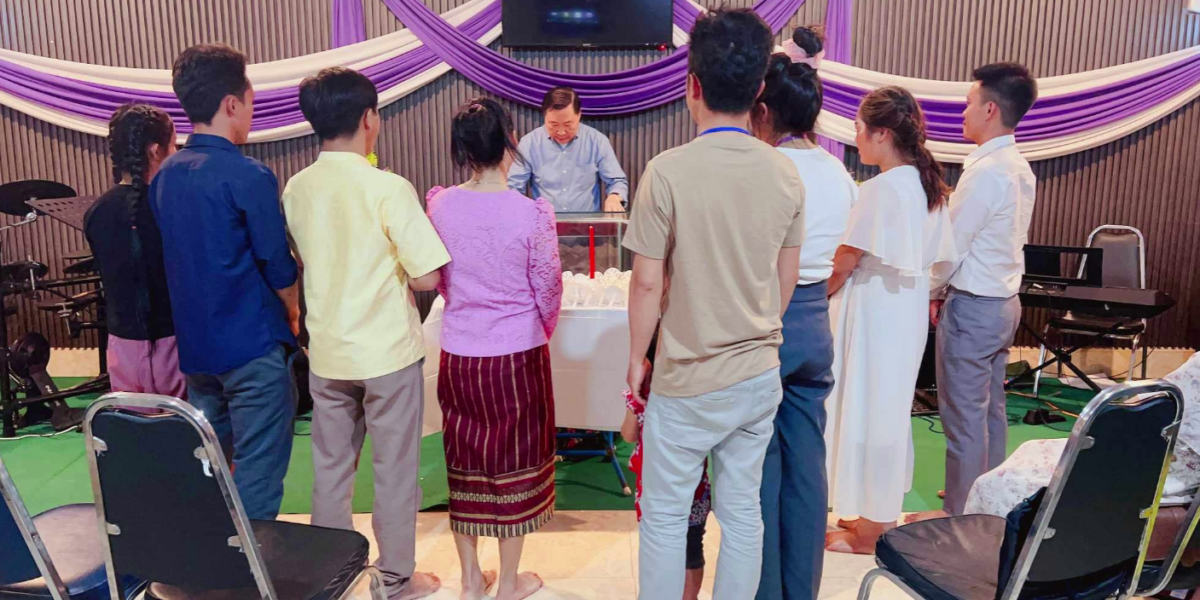 ?Jonah Yang (middle) leads a Compassionate Care seminar for couples in Southeast Asia. Photo by Memee Yang.